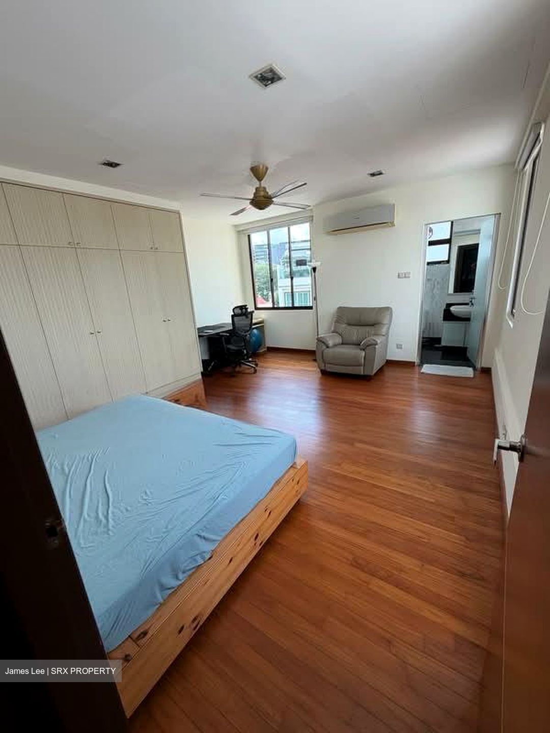 Phillips Avenue (D19), Semi-Detached #572256361